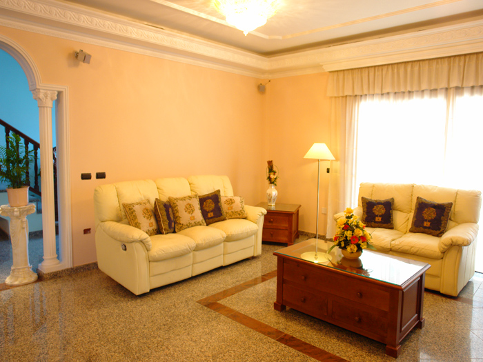 Back to the small photos? Click here...