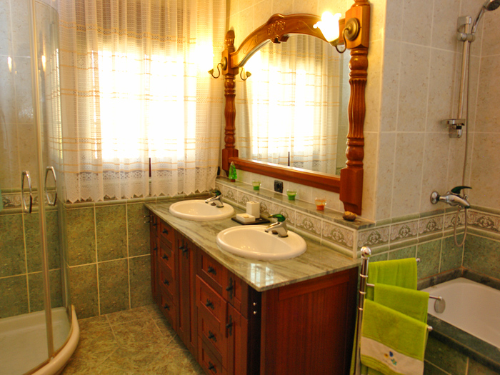 Back to the small photos? Click here...