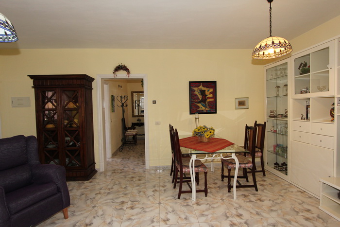 Back to the small photos? Click here...