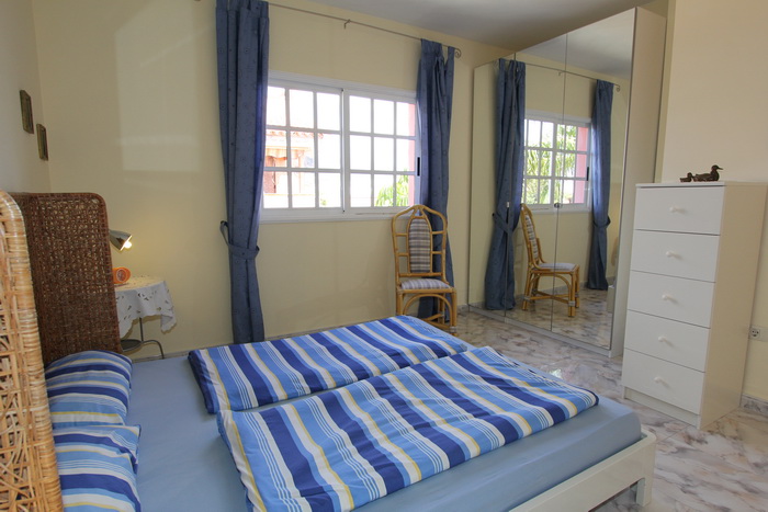 Back to the small photos? Click here...